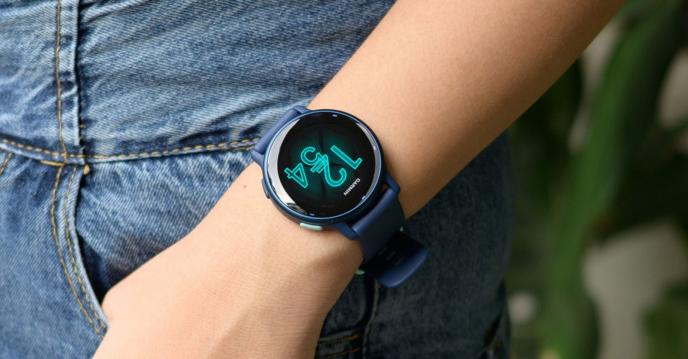 <b>RESIGILATUL ZILEI #61: Garmin Vivoactive 5 – smartwatch ușor, cu ecran AMOLED, funcție de plată contactless, autonomie mare și design unisex</b>Salutare și bine ai revenit la un nou episod din „RESIGILATUL ZILEI”! Azi dăm de o ofertă care ar trebui să-i pună pe gânduri pe toți cei care vor un smartwatch serios, dar nu vor să plătească prețul full. E vorba de Garmin Vivoactive 5