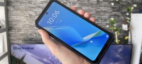 Blackview BL8000 5G - Display generos, responsiv, luminos, extrem de rezistent, doar muchiile sunt cam groase