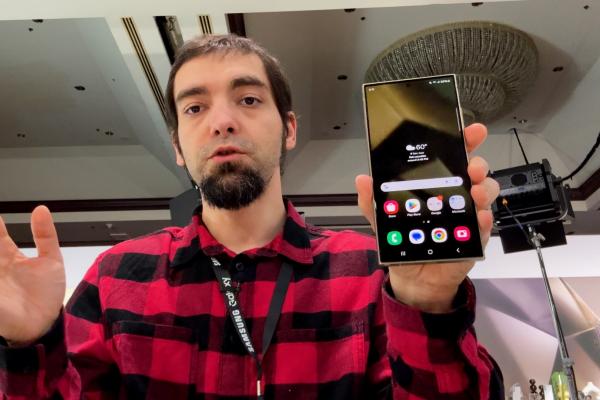Samsung Galaxy S24 Ultra Video Hands-on: MVP-ul seriei S24 are procesor Snapdragon, ramă din titan și o cameră periscop telephoto diferită
