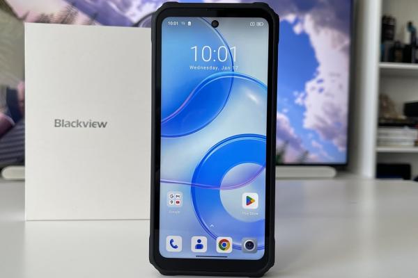 Blackview BL8000 5G - OS, UI și aplicații stock la prima vedere, însă interfața DokeOS 4.0 aduce multe opțiuni de personalizare
