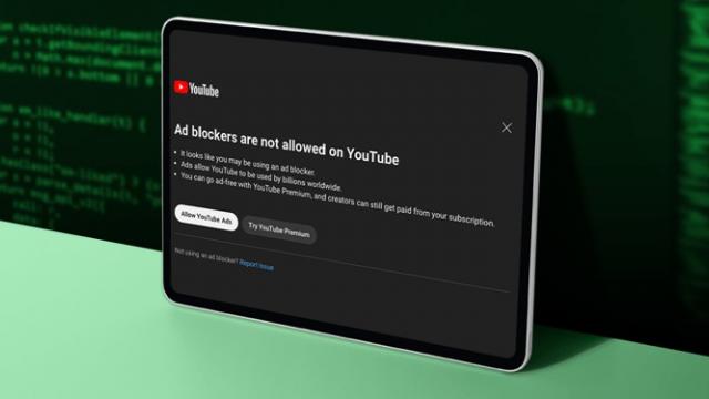 <b>YouTube accelerează lupta împotriva ad-blockerelor, încetinind încărcarea site-ului</b>YouTube a început să încetinească funcționarea site-ului pentru utilizatorii care folosesc ad-blockere. Această măsură vine ca răspuns la încălcarea termenilor de serviciu prin evitarea reclamelor, o sursă majoră de venituri pentru platformă.