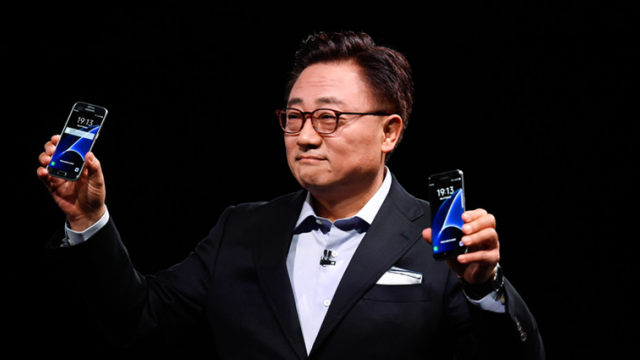 <b>Şeful Samsung Mobile, DJ Koh promite un Galaxy Note 8 inovator, mai sigur şi mai bun</b>În ciuda zvonurilor anterioare care indicau faptul că sud-coreenii de la Samsung au de gând să renunțe la seria de terminale Galaxy Note, iată că astăzi chiar șeful companiei infirmă speculațiile. Acesta afirmă că succesorul lui Note 7 va fi mai invator