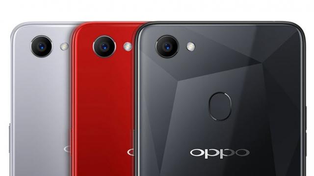 <b>Oppo F7 este prins trişând în benchmark-uri; Procesorul MediaTek Helio P60 obţine scoruri prea mari în AnTuTu</b>Cu toate că nu era nevoie să aplice pentru asemenea măsuri, iată că Oppo decide că umble la benchmark-uri în cazul terminalului Oppo F7 ce vine echipat cu procesor Helio P60. S-a descoperit astfel că telefonul obține rezultate mult mai mari