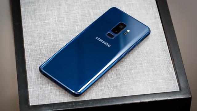 <b>Turul Magazinelor #418: Galaxy S9 şi S9+ la cele mai bune preţuri de până acum, tester de radiaţii şi nitraţi pentru alimente</b>O nouă săptămână a început și suntem la posturi pentru a vă prezenta un nou tur al magazinelor, ediția 418. Avem pentru voi o serie de smartphone-uri foarte interesante, inclusiv flagship-uri care au început să piardă din preț și nu puțin