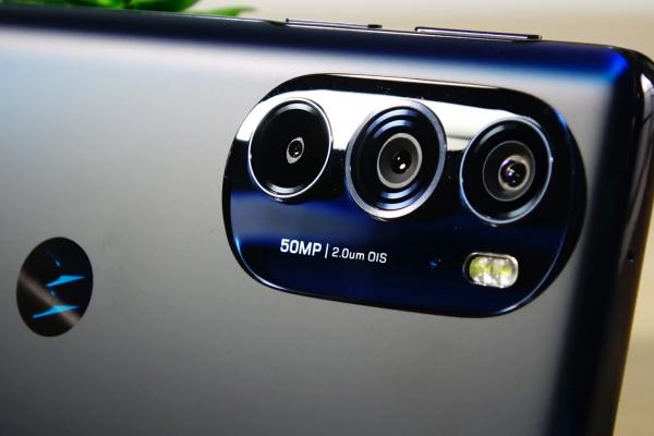 Motorola Edge 30 Pro: Camera sună bine ca numere şi captură de Instagram, dar sunt și imperfecţiuni