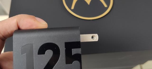 Motorola oferă un teaser pentru tehnologia de încărcare ultra-rapidă la 125W, aparent destinată lui Moto Frontier