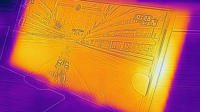 <b>Samsung Galaxy S22 Ultra: Benchmark-uri de top 5, cu un Exynos 2200 ce nu s-a descătuşat încă </b>Samsung a inaugurat pe seria Galaxy S22 procesorul Exynos 2200, aşteptat cu cea mai mare nerăbdare de fani. Nu pare un upgrade aşa mare cum a fost Exynos 2100 de la Exynos 990, dar face o mutare importantă la GPU, unul co-dezvoltat cu AMD şi capabil