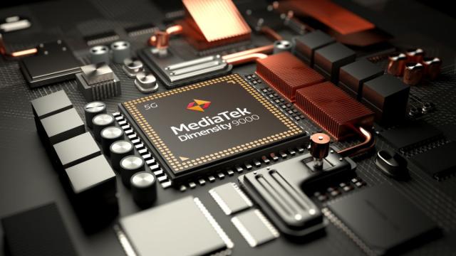 <b>AnTuTu anunţă top 10 telefoane high end pe luna martie 2022; MediaTek apare pentru prima dată în top!</b>Ultimii ani ne-au adus o ascensiune a celor de la MediaTek, care au depăşit Qualcomm ca vânzări de procesoare şi au produs CPU-uri tot mai puternice. Acum efectul ascensiunii se simte şi în topul scorurilor AnTuTu pe luna martie 2022