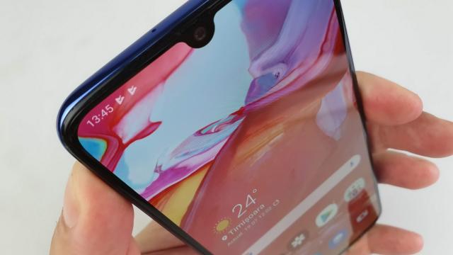 <b>Samsung Galaxy A70: Conectivitate cu viteze crescute pe toate planurile</b>Deja în 2019 nu mai sunt discrepanţe mari între un flagship şi un telefon midrange mai răsărit, la capitole ca baterie, acustica uneori şi conectivitate mai ales. Galaxy A70 are aceleaşi beneficii de conectivitate ca un Galaxy S10+, în mare.