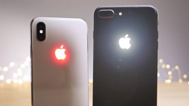 <b>Apple ar putea aduce un logo iluminat pe următorul iPhone; Va avea și rol de LED pentru notificări</b>În ultimele zile au început să-și facă apariția online și leak-uri asociate lui iPhone 12, terminal care aparent va împrumuta din liniile de design ale lui iPhone 4. Se face referire la o ramă metalică cu muchii drepte