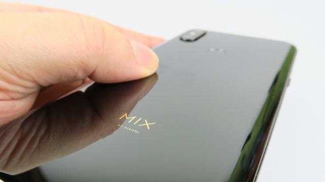<b>Xiaomi confirmă faptul că Mi Mix 4 nu există; Publicul va trebui să se mulțumească doar cu Mix Alpha în 2019</b>Multă vreme am crezut că viitorul smartphone edge-to-edge de la Xiaomi se va numi Mi Mix 4, device succesor pentru slider-ul Mix 3 de anul trecut. În realitate lucrurile nu au stat chiar așa pentru că firma chineză a anunțat î