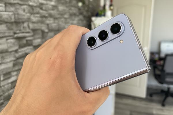 Samsung Galaxy Z Fold5: Îmbunătățiri aduse capturilor Night și un setup foto care nu va dezamăgi indiferent de condiții
