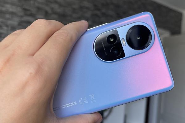 Cititorii testează OPPO Reno10 5G! Cum se descurcă telefonul la sesiuni de gaming intense, scenarii de captură foto-video complexe și chiar navigare Waze pe motor? (#renoview)