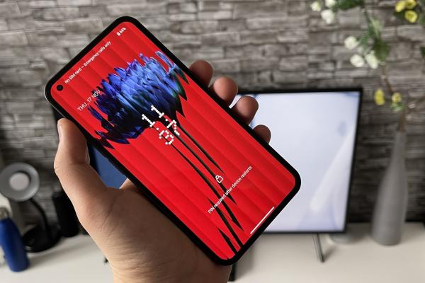 Nothing Phone (1) a primit noua interfață Nothing OS 2.0 bazată pe Android 13 oficial; Ce e nou?