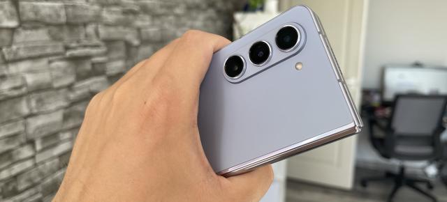 Samsung Galaxy Z Fold5: Îmbunătățiri aduse capturilor Night și un setup foto care nu va dezamăgi indiferent de condiții
