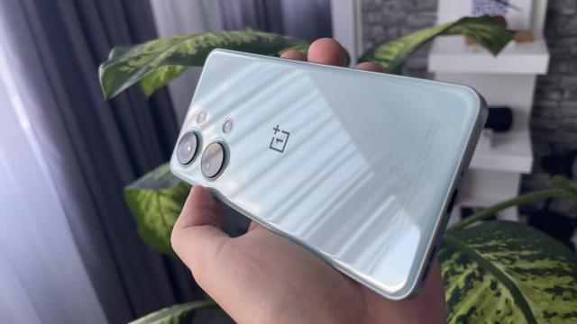 <b>OnePlus Nord 3: Benchmark-uri cu mult peste predecesor, dar și peste rivali din 2023</b>OnePlus Nord 3 se prezintă mult mai bine din punct de vedere hardware față de predecesorii săi și stă chiar peste mulți rivali din segment. Îl ajută clar procesorul octa-core MediaTek Dimensity 9000 (4nm, 1x3.05 GHz Cortex-X2