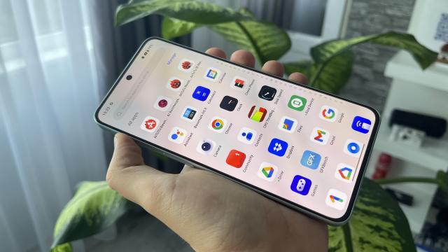 <b>OnePlus Nord 3: OxygenOS 13.1 vine bazat pe Android 13 și primim upgrade la 3 actualizări software majore</b>OnePlus Nord 3 vine echipat cu OxygenOS 13.1 bazat pe Android 13, un software fluid și apropiat de un Android stock, cu mici adăugări din partea celor de la OnePlus. Un upgrade considerabil este reprezentat de suportul 