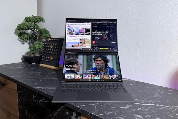 ASUS Zenbook Duo (UX8407) review: Ultrabook dual-screen cu iz de workstation portabil, ideal pentru productivitate on-the-go
