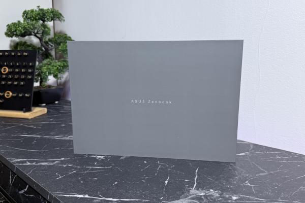 ASUS ZenBook Duo (UX8407) - Unboxing