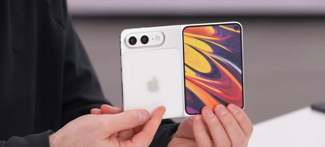 Unbox Therapy a primit o machetă și mai realistă pentru iPhone Fold; Noul model arată cât de subțire ar putea fi viitorul telefon pliabil Apple