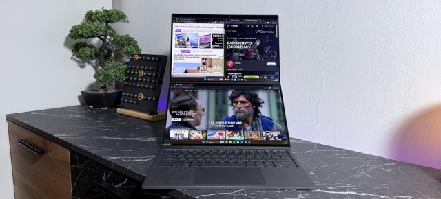 ASUS Zenbook Duo (UX8407) review: Ultrabook dual-screen cu iz de workstation portabil, ideal pentru productivitate on-the-go