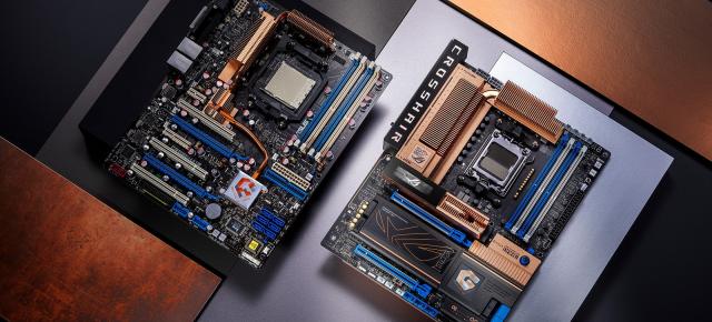 ASUS lansează ROG Crosshair 2006: Placă de bază omagiu pentru primul model ROG, cu design retro și ecran OLED integrat