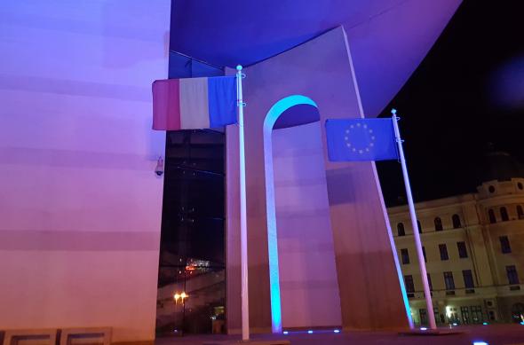 Low Light 1 (Samsung Galaxy S7 vs Huawei P9 vs Xiaomi Mi 5): (Samsung Galaxy S7