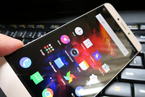 LeTV 1S: Benchmark-uri de upper midrange, temperatura puţin peste limită