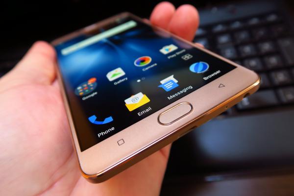 Allview P8 Energy Pro - Fotografii Hands-On