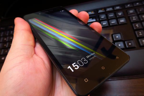 Allview V2 Viper i4G - Fotografii Hands-On