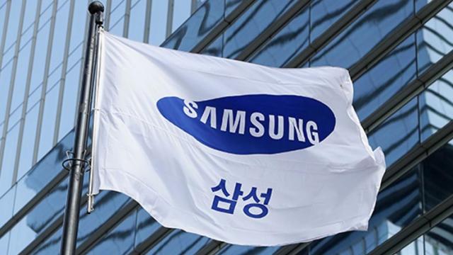 <b>Samsung rămâne lider pe piaţa smartphone în Europa Centrală şi de Est (Studiu Counterpoint)</b>Cu ameninţarea revenirii Huawei şi a cocoţării lor pe locul întâi în segmentul smartphone, Samsung continuă totuşi să performeze în acest domeniu. Cele mai noi cifre publicate de către firma de studii de piaţă Counterpoint 