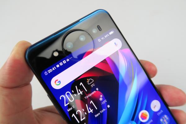 Vivo NEX Dual Display: Cameră cu dublă datorie, de care se achită doar OK