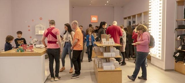 Xiaomi Mi Store a vândut peste 2000 de produse în primul său weekend de la deschiderea din România; Iată hiturile