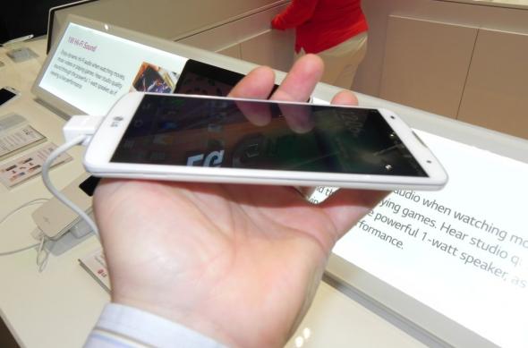 LG G Pro 2 hands on preview - răspunsul Întârziat al LG pentru Galaxy Note 3 (Retro MWC 2014 - Video): dscn4660jpg.jpg