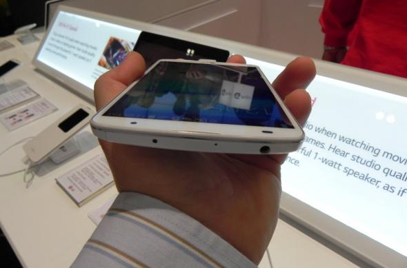 LG G Pro 2 hands on preview - răspunsul Întârziat al LG pentru Galaxy Note 3 (Retro MWC 2014 - Video): dscn4657jpg.jpg