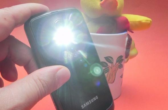 Review Samsung Galaxy Nexus - Android ajuns la maturitate, formatul de design ideal și câteva mici buguri de Început (Video): samsung_galaxy_nexus_review_mobilissimo_39.jpg