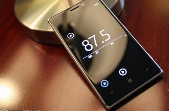 Noi detalii despre firmware-ul Amber și Windows Phone 8 GDR2, descoperite În imagini cu Lumia 925: fm_radio_1.jpg