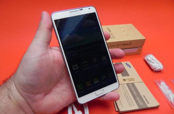 Samsung Galaxy Note 3 unboxing: scoatem din cutie un candidat foarte solid la phabletul anului 2013 (Video): samsung_galaxy_note_3_review_mobilissimo_ro_45jpg.jpg