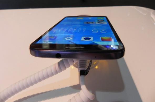 Alcatel One Touch Idol 2 S hands on preview: un midrange foarte subțire cu funcții foto interesante (Retro MWC 2014 - Video): dscn4894jpg.jpg