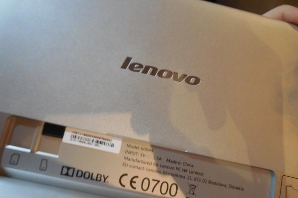 Noua tabletă Lenovo Yoga Tablet a fost lansată și În România