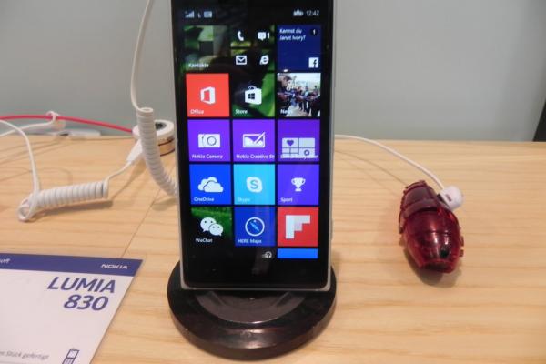 IFA 2014: Nokia Lumia 830 hands on - midrange-ul cu cameră Pureview și OIS, analizat (Video)