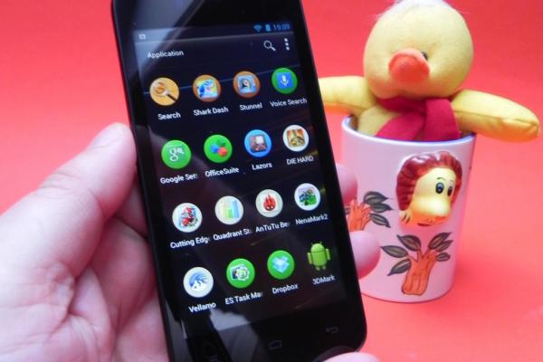 Review Allview P5 Quad: design bun, software excelent, un dual SIM care livrează (Video)