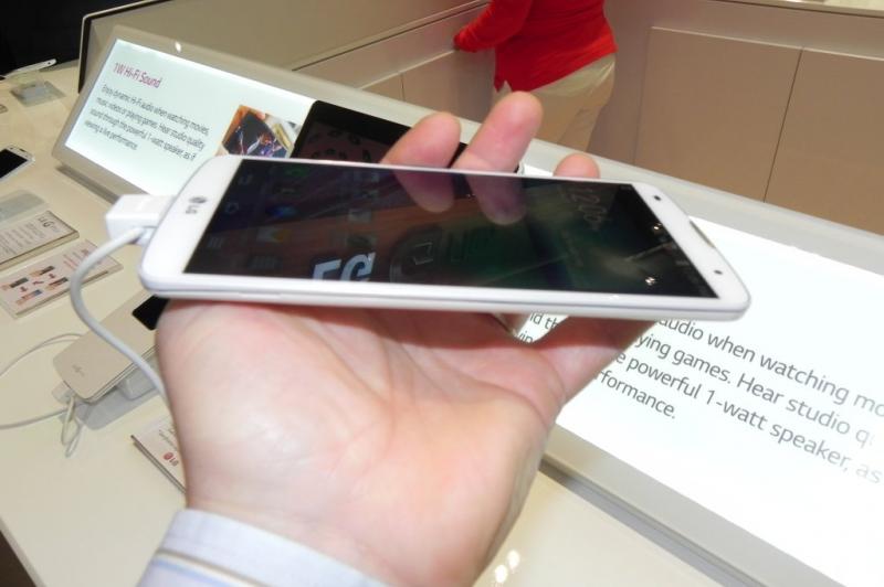 LG G Pro 2 hands on preview - răspunsul Întârziat al LG pentru Galaxy Note 3 (Retro MWC 2014 - Video): dscn4660jpg.jpg