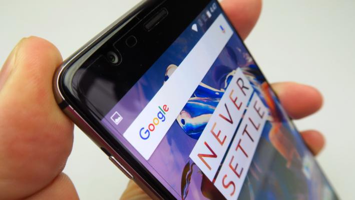 OnePlus 3: Display cu muchii ultra înguste, redare video excelentă