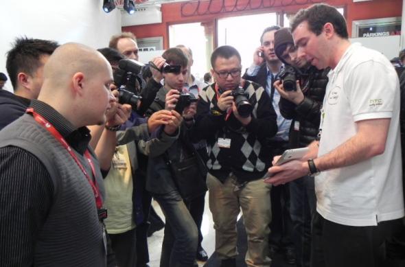MWC 2011: HTC Incredible S, În sfârșit un rival pentru Samsung Galaxy S II În Barcelona (Video): dscn3409jpg.jpg