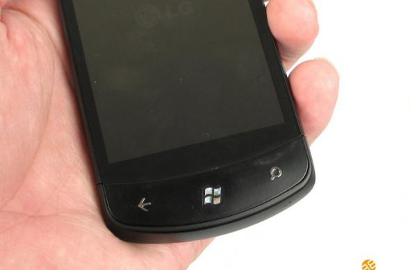 Prima recenzie de telefon Windows Phone 7? LG E900 sub lupa cehilor!: lg_optimus_7_02jpg.jpg