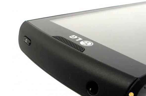 Prima recenzie de telefon Windows Phone 7? LG E900 sub lupa cehilor!: lg_optimus_7_06jpg.jpg