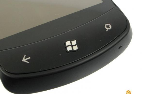 Prima recenzie de telefon Windows Phone 7? LG E900 sub lupa cehilor!: lg_optimus_7_01jpg.jpg