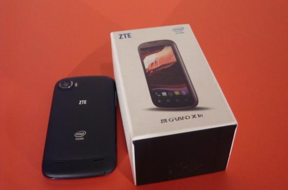 ZTE Grand X In unboxing: primul nostru telefon cu procesor Intel scos din cutie (Video): p1310054jpg.jpg