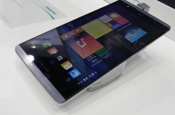MWC 2014: Hisense Maxe X1 4G hands on preview - un maxi smartphone cu ecran de 6.8 inch: dscn4727jpg.jpg
